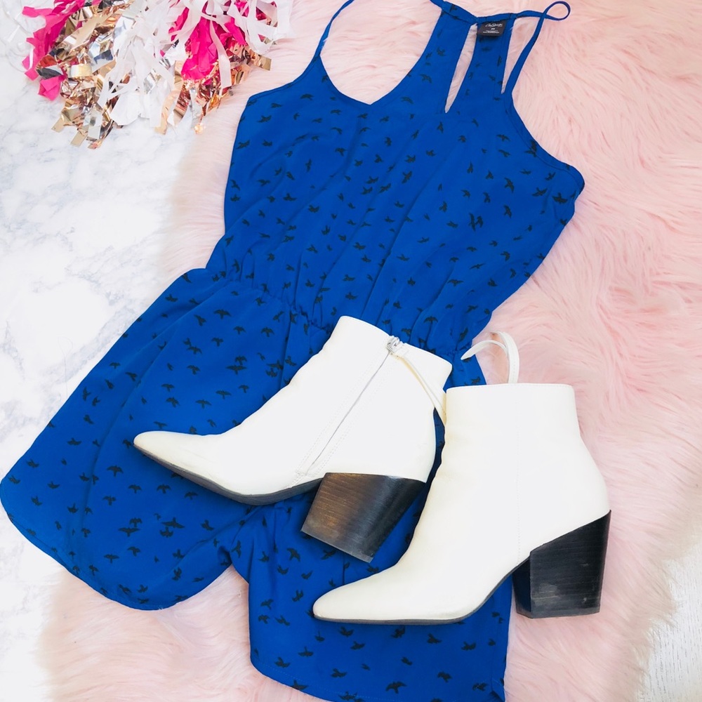 5/$15 City Streets Blue Bird Printed Romper XS BOOTS NOT INCLUDED